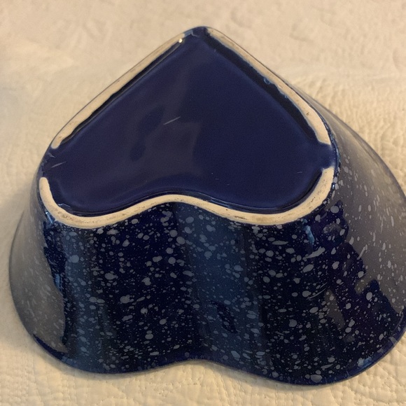 Heart Shaped Bowl in Beautiful Blue with Sponge-ware finish - Picture 2 of 9